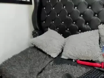 Valery__james  live sex cam