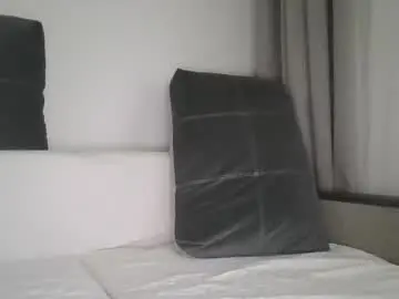 _hidden_frommymoom_  live sex cam