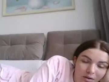 _hidden_frommymoom_  live sex cam