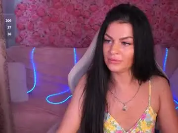 Blackfoxyyyy  live sex cam