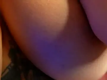 Naugthymilfx  live sex cam