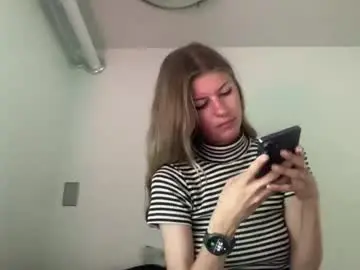 Suicunebitch  live sex cam