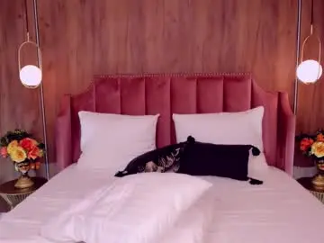 Thebaewatch  live sex cam