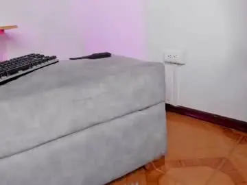 Ale_alejandra  live sex cam