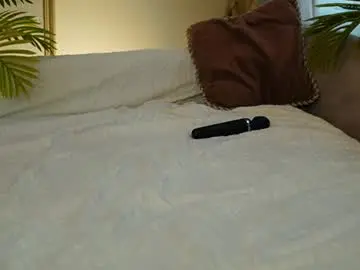 Kissofflame  live sex cam