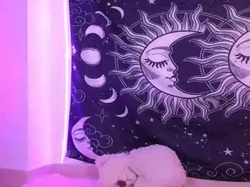 Nya_kinky  live sex cam