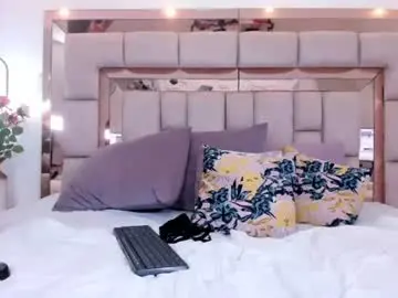 Raquellefox  live sex cam