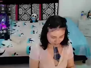 Sonialatin69  live sex cam