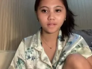 Thelifeof_kiara  live sex cam