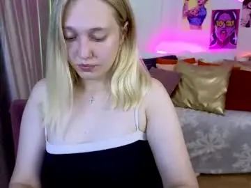 Tinashelton  live sex cam