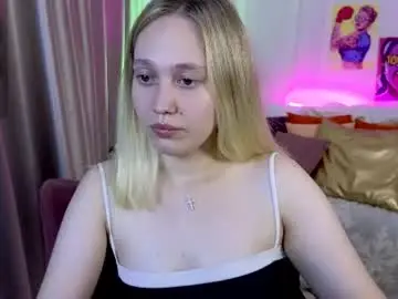 Tinashelton  live sex cam