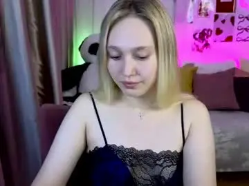 Tinashelton  live sex cam