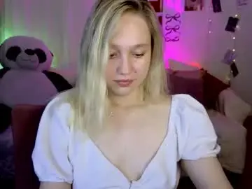 Tinashelton  live sex cam