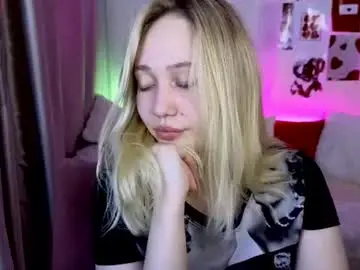 Tinashelton  live sex cam