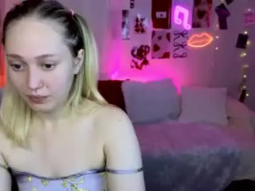 Tinashelton  live sex cam