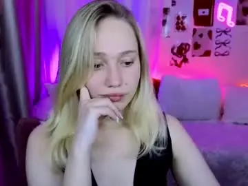 Tinashelton  live sex cam