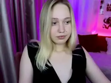 Tinashelton  live sex cam