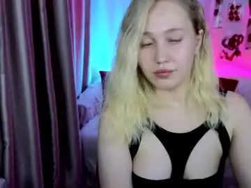 Tinashelton  live sex cam
