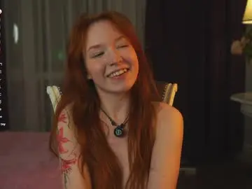 Treenabatey  live sex cam