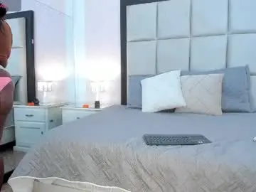 Treisyvixen  live sex cam