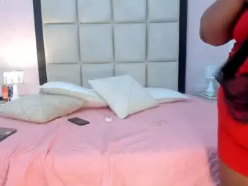Treisyvixen  live sex cam