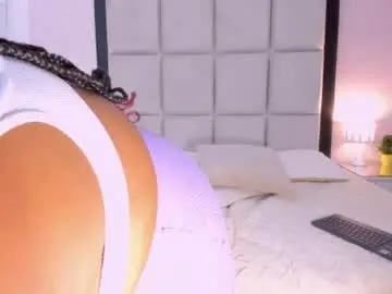 Treisyvixen  live sex cam