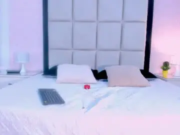 Treisyvixen  live sex cam