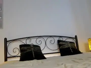 Alyxkinski  live sex cam