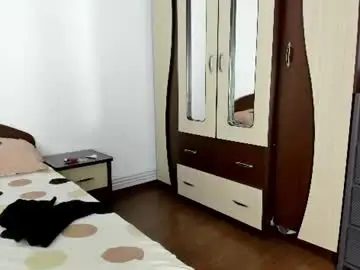 Miacrush69  live sex cam