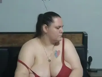 Mzjuicybootay2169  live sex cam