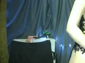 Hollydolly07  live sex cam