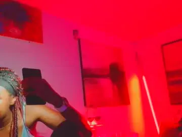 Lusciousdarklips666  live sex cam