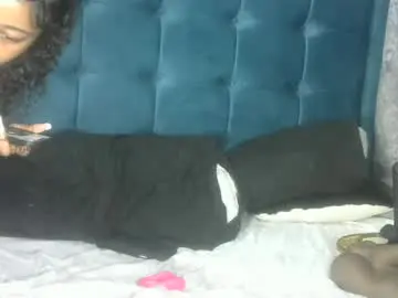 Sexy_pigeon  live sex cam