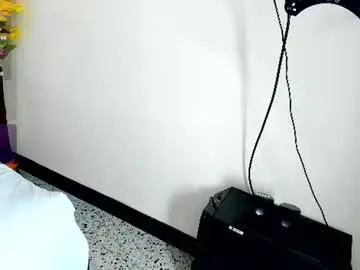 Bellabloom1  live sex cam