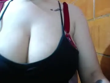 Blonde_desire  live sex cam