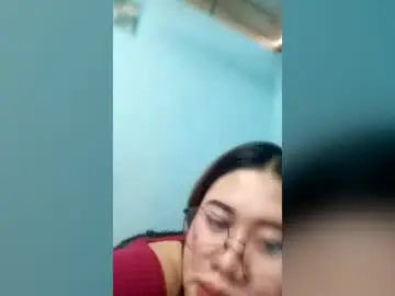 Cherrywhite5  live sex cam