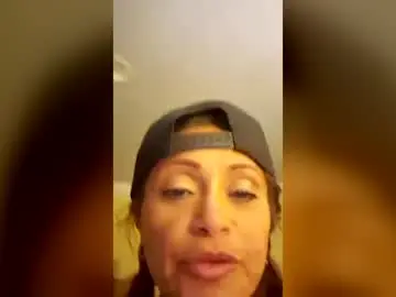 Justinechrisfukme69  live sex cam