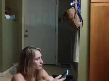 Kittyk95  live sex cam