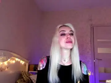 Lillimooore  live sex cam