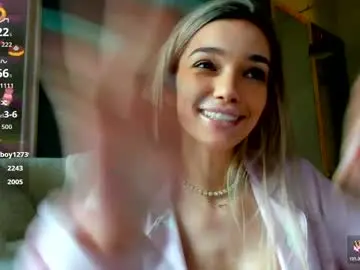 Sassyt33n  live sex cam