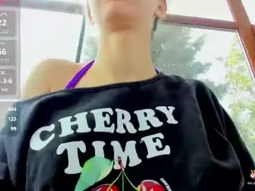 Sassyt33n  live sex cam