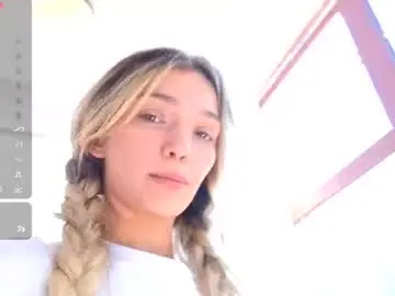 Sassyt33n  live sex cam