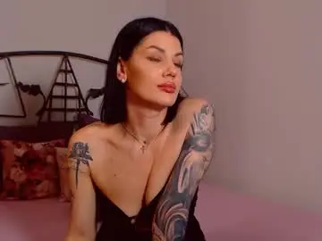 Yvonneeverlee  live sex cam
