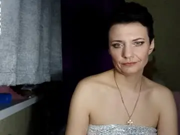 Hotmamaqueen234  live sex cam