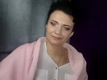 Hotmamaqueen234  live sex cam