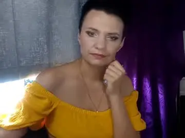 Hotmamaqueen234  live sex cam