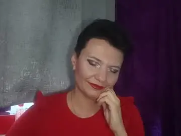Hotmamaqueen234  live sex cam