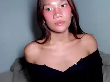 I_amdivine22  live sex cam