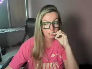 Mandybabyxxx  live sex cam
