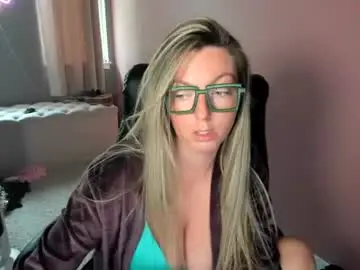 Mandybabyxxx  live sex cam